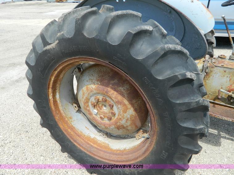 image for item G7983 Massey Fergusen tractor