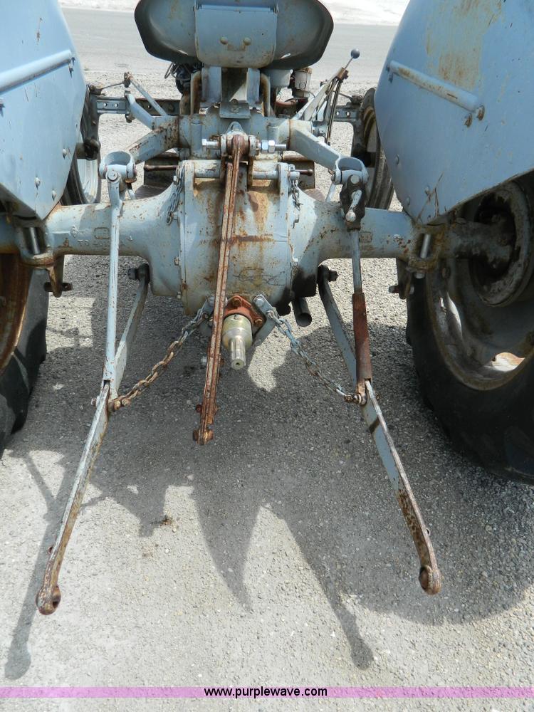image for item G7983 Massey Fergusen tractor
