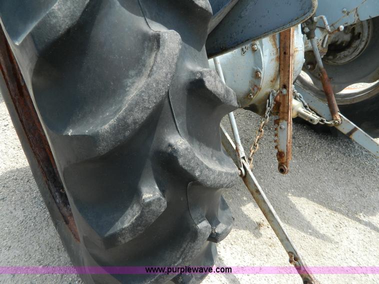 image for item G7983 Massey Fergusen tractor