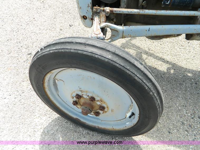 image for item G7983 Massey Fergusen tractor