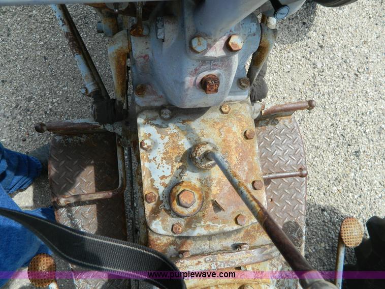 image for item G7983 Massey Fergusen tractor