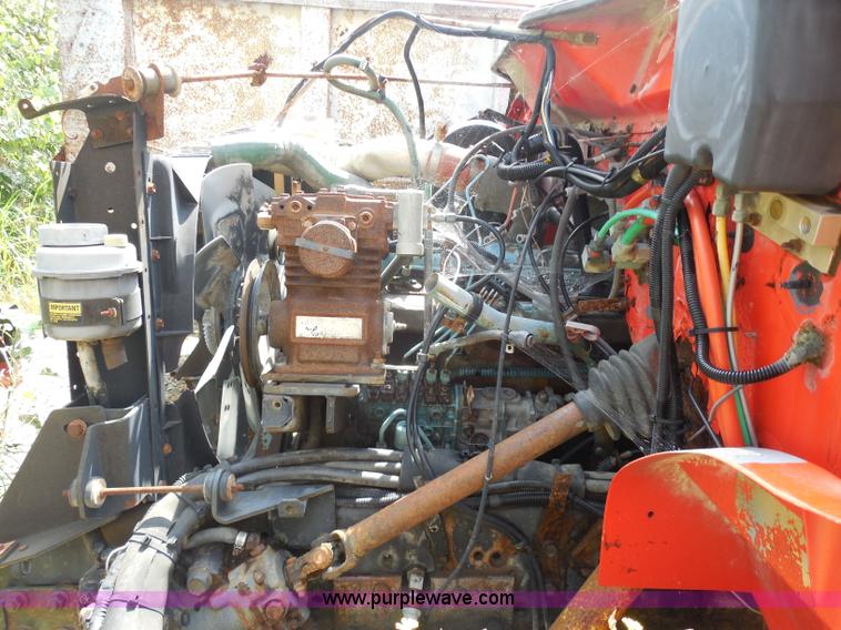 image for item H3202 1993 International 4900 dump truck