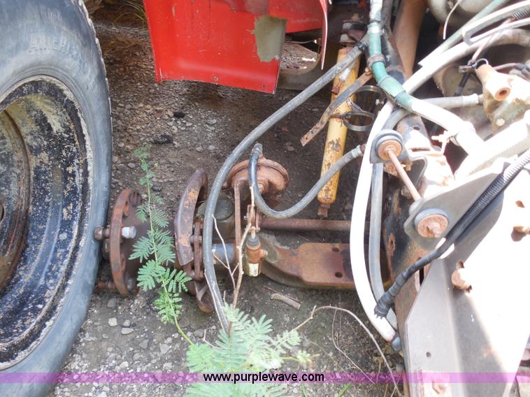 image for item H3202 1993 International 4900 dump truck