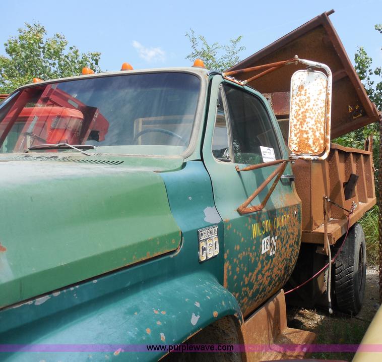 image for item H3203 1975 Chevrolet C60 dump truck