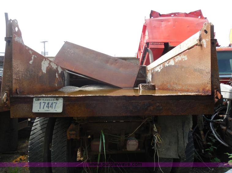 image for item H3203 1975 Chevrolet C60 dump truck