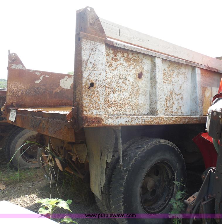 image for item H3203 1975 Chevrolet C60 dump truck