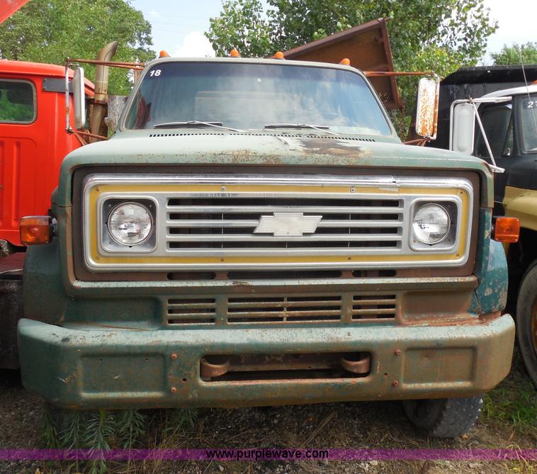 image for item H3203 1975 Chevrolet C60 dump truck