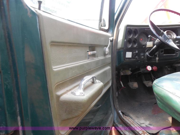 image for item H3203 1975 Chevrolet C60 dump truck