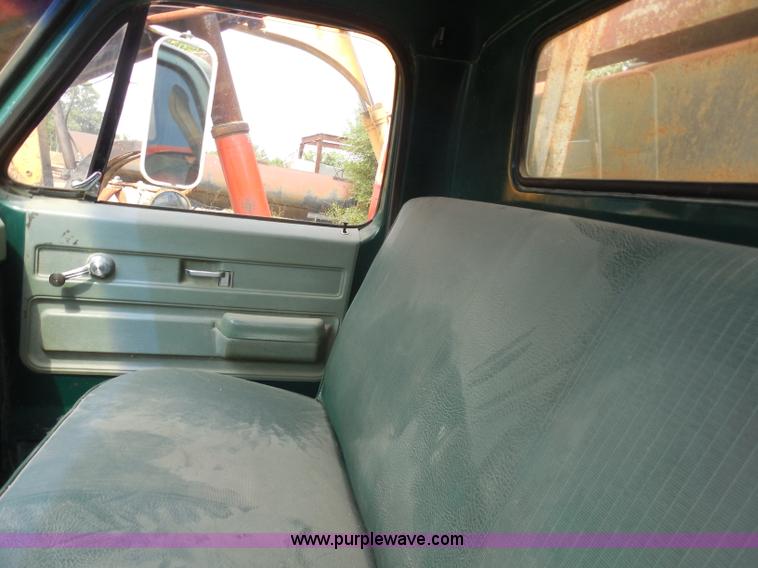 image for item H3203 1975 Chevrolet C60 dump truck