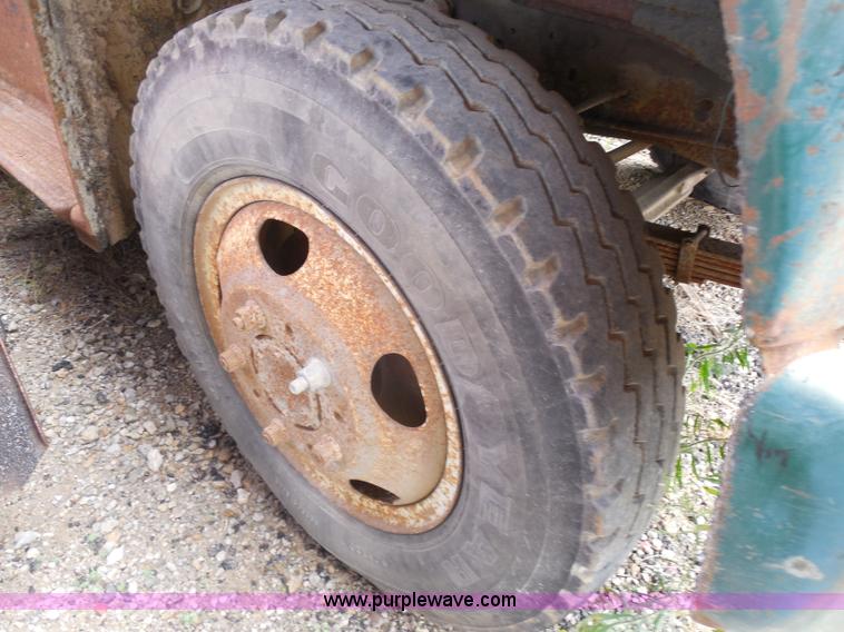 image for item H3203 1975 Chevrolet C60 dump truck