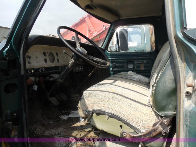 image for item H3204 1968 Ford 600 dump truck