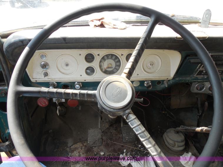 image for item H3204 1968 Ford 600 dump truck