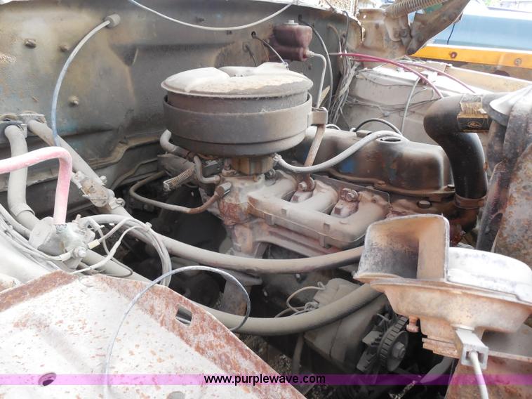 image for item H3204 1968 Ford 600 dump truck