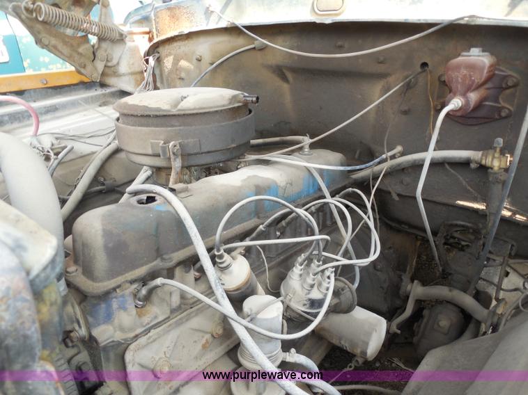 image for item H3204 1968 Ford 600 dump truck