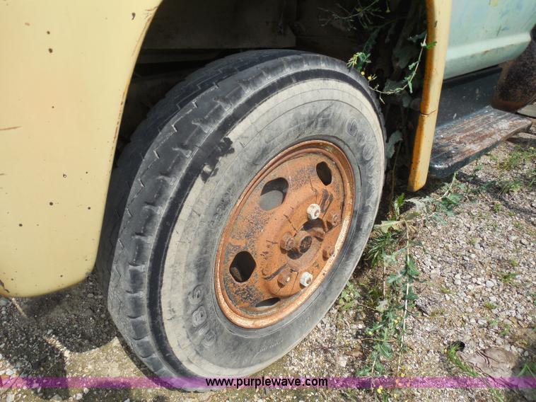 image for item H3204 1968 Ford 600 dump truck