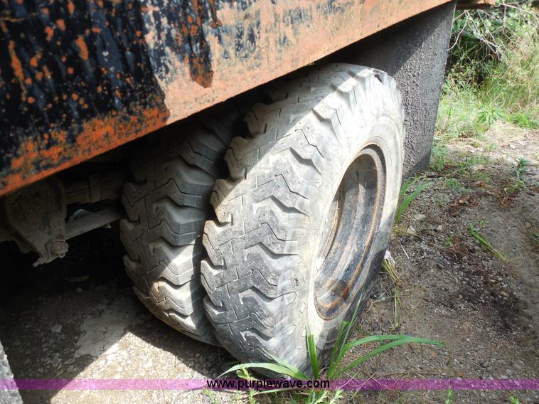 image for item H3204 1968 Ford 600 dump truck