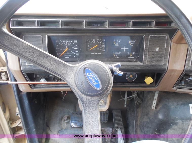 image for item H6560 1989 Ford F800 dump truck