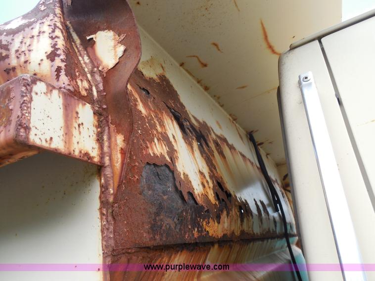 image for item H6560 1989 Ford F800 dump truck