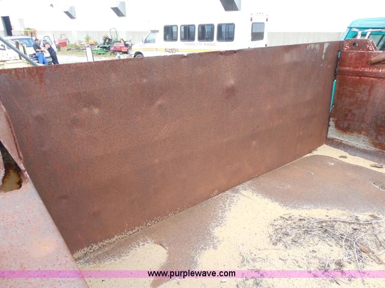 image for item H6560 1989 Ford F800 dump truck