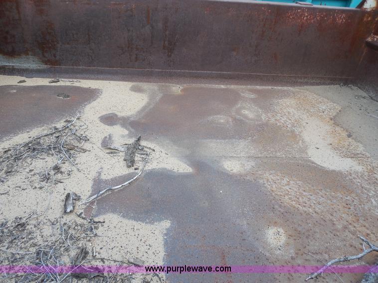 image for item H6560 1989 Ford F800 dump truck