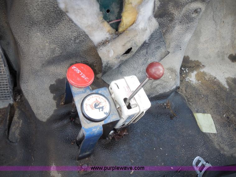 image for item H6561 1993 Ford F700 dump truck