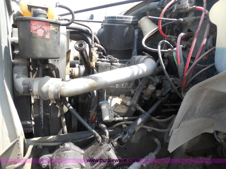 image for item H6561 1993 Ford F700 dump truck