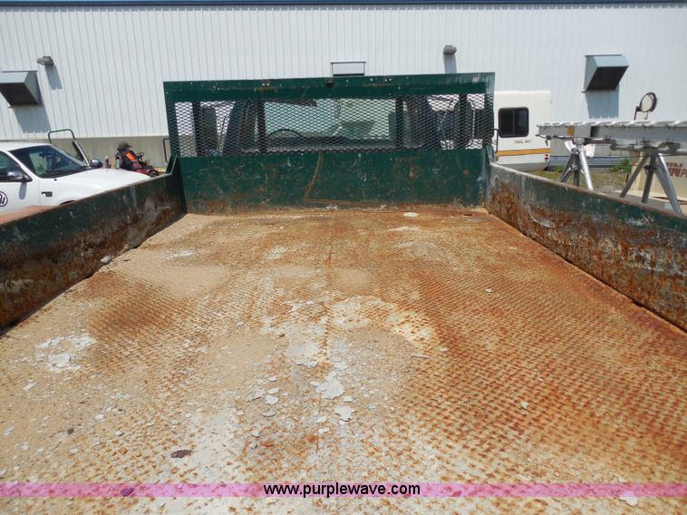 image for item H6561 1993 Ford F700 dump truck