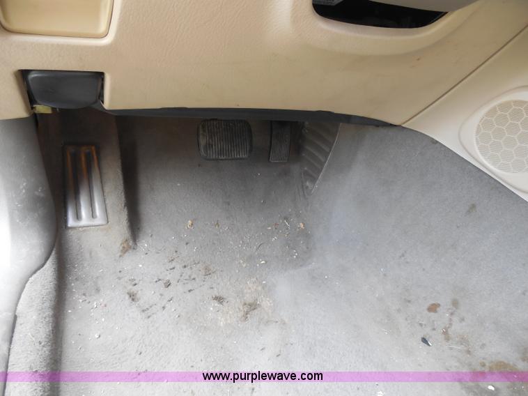 image for item H6563 2002 Lincoln LS