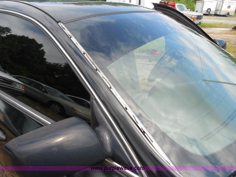 image for item H6563 2002 Lincoln LS