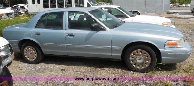 image for item H6564 2003 Ford Crown Victoria Police Interceptor