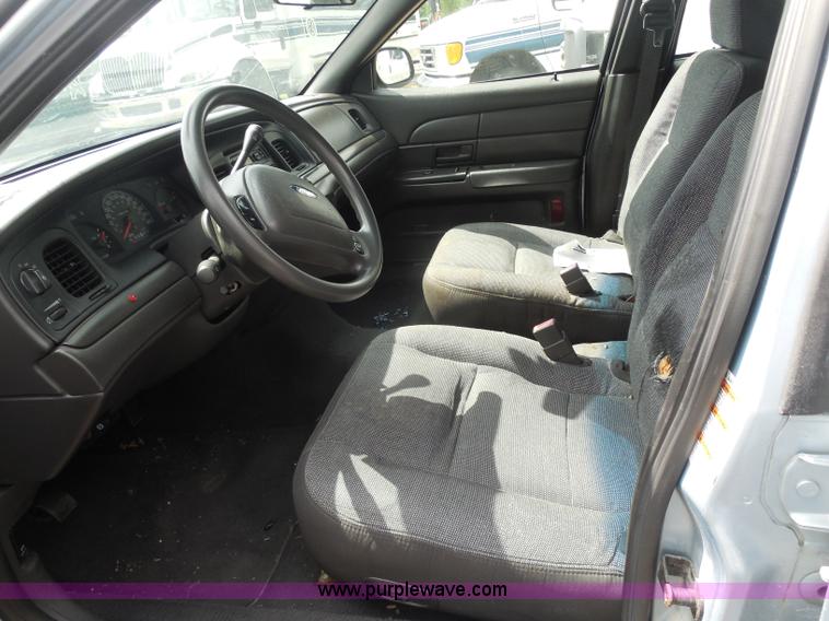 image for item H6564 2003 Ford Crown Victoria Police Interceptor
