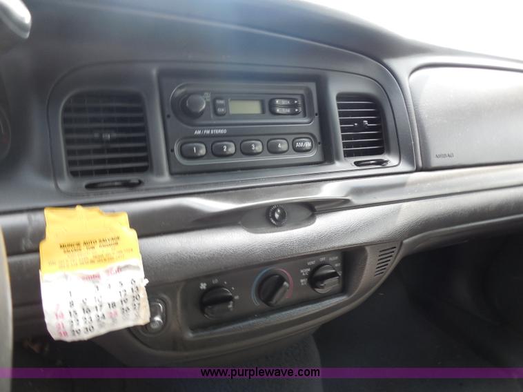 image for item H6564 2003 Ford Crown Victoria Police Interceptor