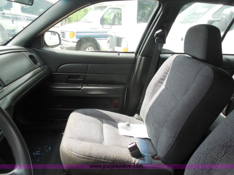image for item H6564 2003 Ford Crown Victoria Police Interceptor