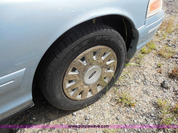 image for item H6564 2003 Ford Crown Victoria Police Interceptor