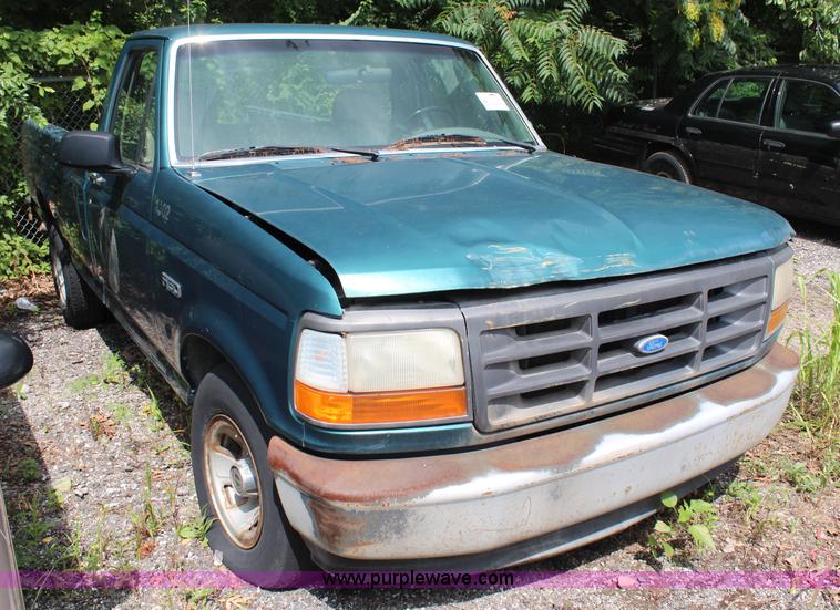 image for item H6572 1996 Ford F150 pickup truck