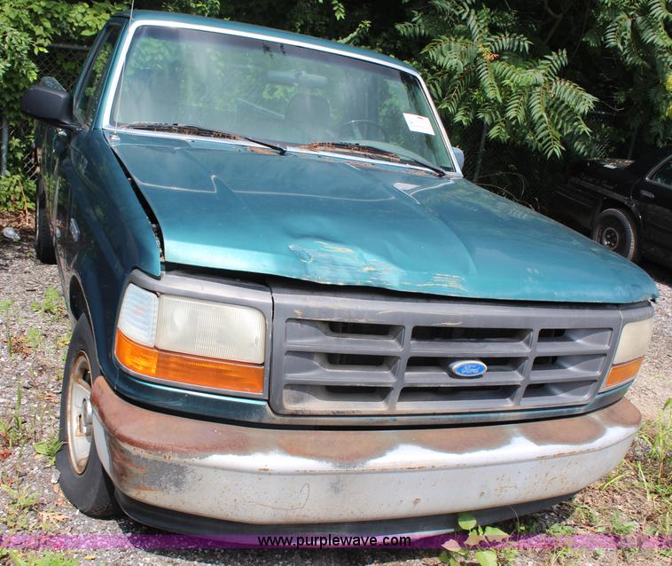 image for item H6572 1996 Ford F150 pickup truck