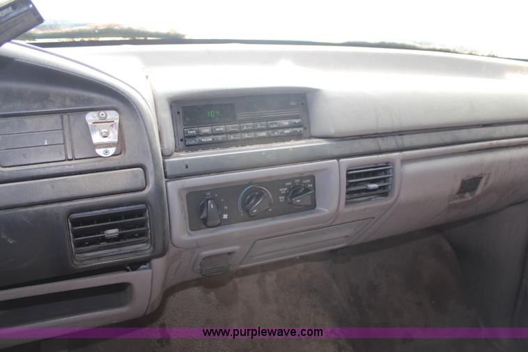 image for item H6572 1996 Ford F150 pickup truck