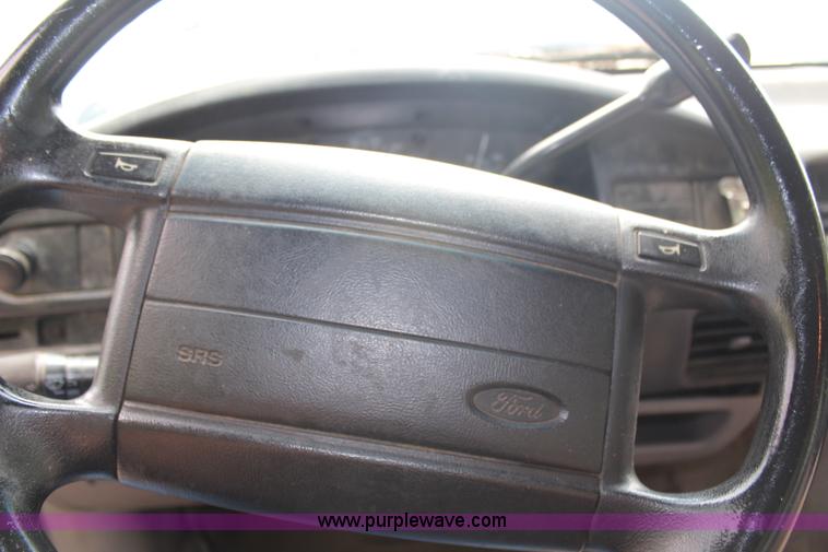 image for item H6572 1996 Ford F150 pickup truck