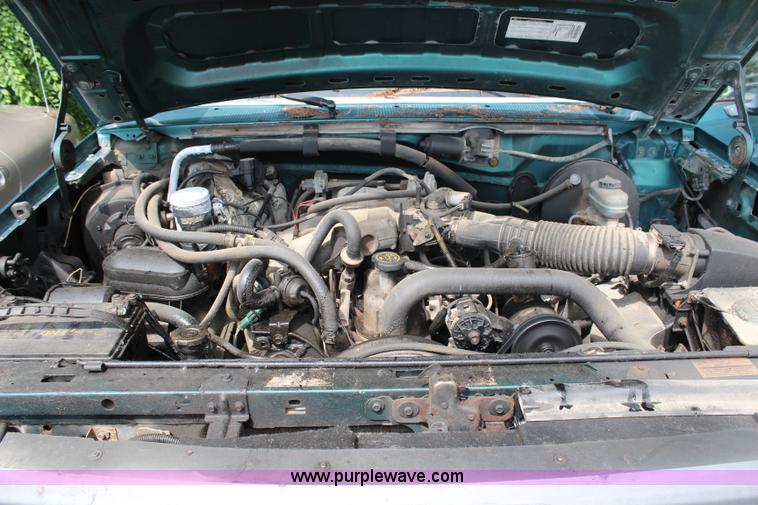 image for item H6572 1996 Ford F150 pickup truck