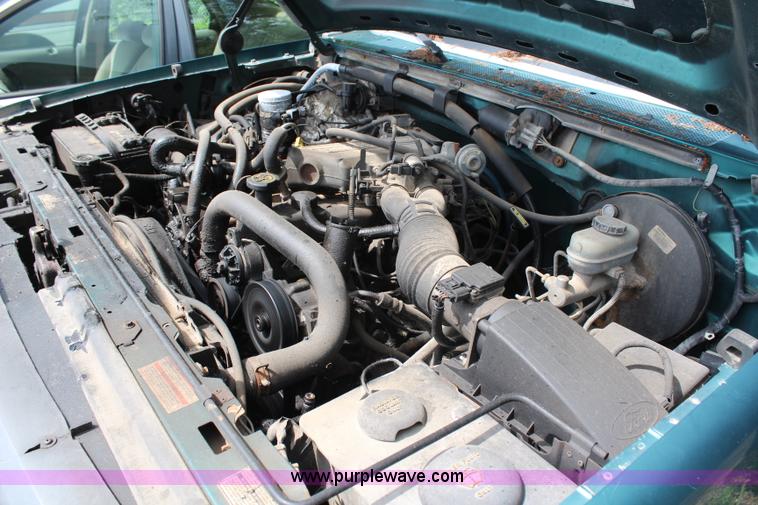 image for item H6572 1996 Ford F150 pickup truck