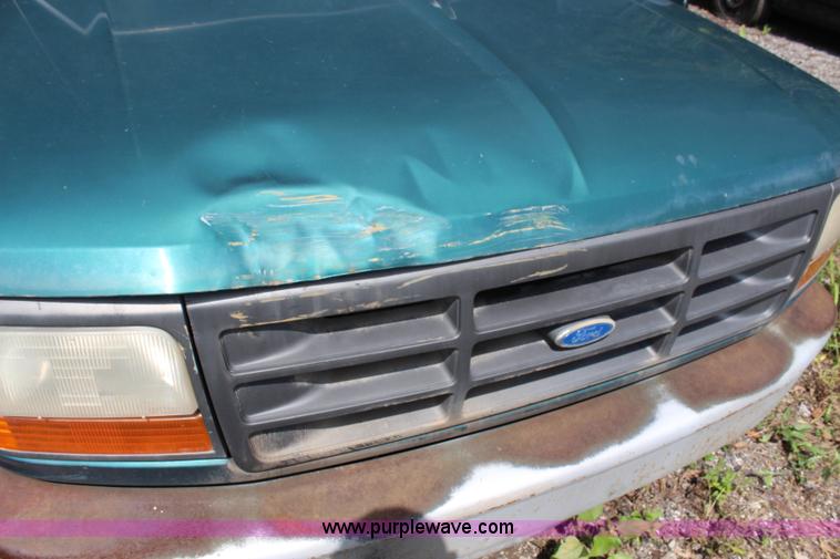 image for item H6572 1996 Ford F150 pickup truck