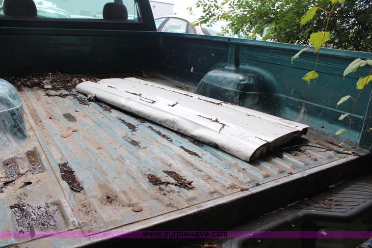 image for item H6572 1996 Ford F150 pickup truck