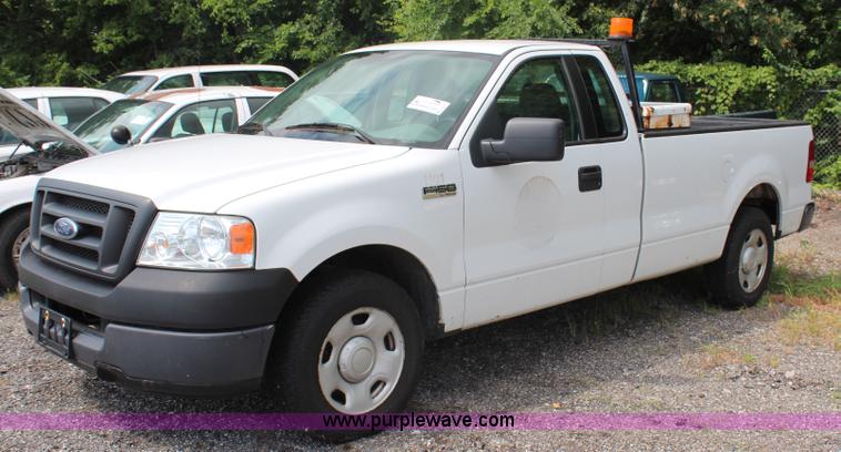 image for item H6573 2005 Ford F150 pickup truck