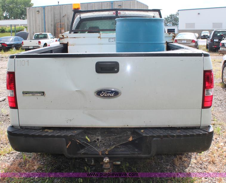 image for item H6573 2005 Ford F150 pickup truck