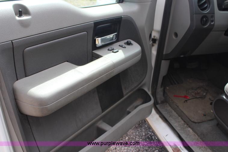 image for item H6573 2005 Ford F150 pickup truck