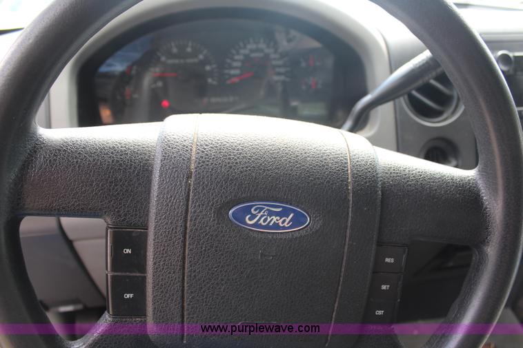 image for item H6573 2005 Ford F150 pickup truck