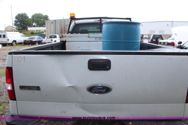 image for item H6573 2005 Ford F150 pickup truck