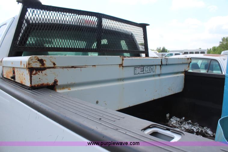 image for item H6573 2005 Ford F150 pickup truck