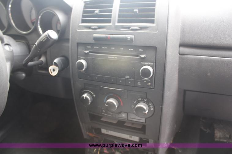 image for item H6574 2009 Dodge Charger SE