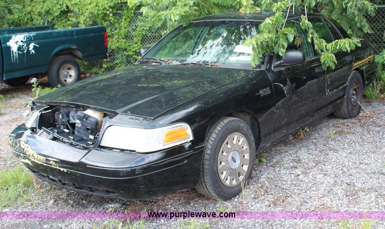 image for item H6575 2005 Ford Crown Victoria Police Interceptor